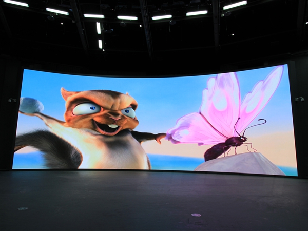 上海兒童藝術(shù)劇場室內(nèi)全彩屏