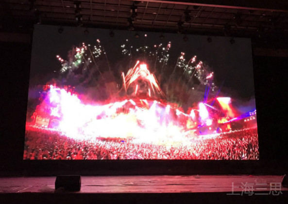挑選舞臺(tái)租賃LED顯示屏