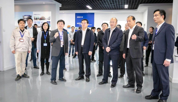 浙江省副省長高興夫一行調研考察三思LED照明生產基地