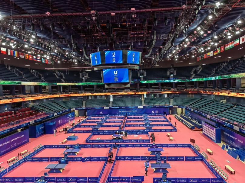 成都大運(yùn)會,大運(yùn)會顯示屏,大運(yùn)會乒乓球,體育館顯示屏解決方案,上海三思LED顯示屏