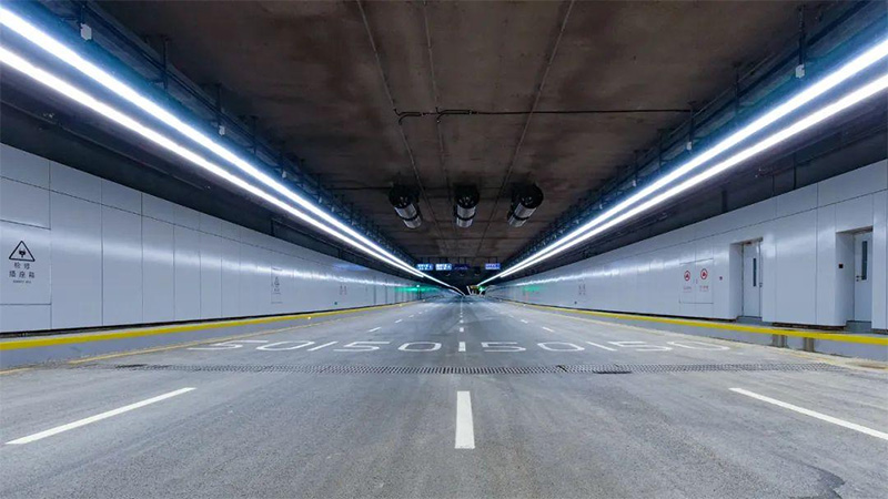 精準(zhǔn)照明,守護(hù)安全,隧道照明,專(zhuān)用燈,助力隧道暢行無(wú)憂