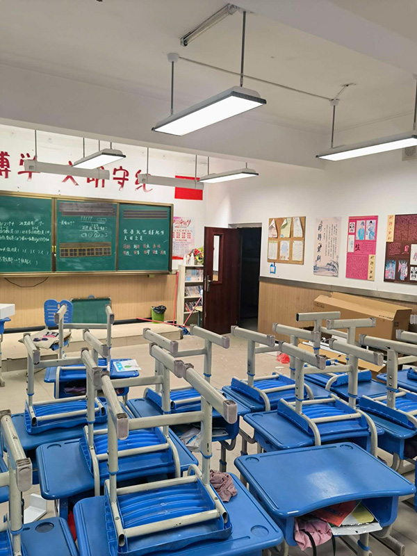 教室黑板燈應該根據哪些因素去選購?