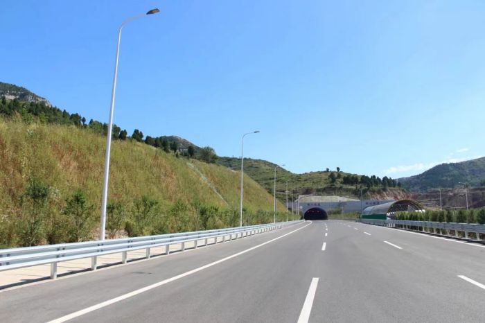 以數(shù)智賦能公路高質(zhì)量發(fā)展,三思多場景方案亮相合肥高速展