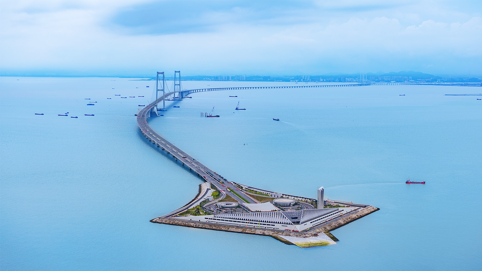 中國財富網(wǎng)報道,重大丨深中通道今通車,繼港珠澳大橋后,上海三思再度點亮超級工程