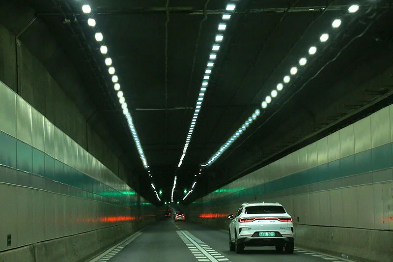 新聞聯(lián)播報(bào)道,北橫通道通車(chē),三思助力,上海,東西大動(dòng)脈,全線(xiàn)貫通