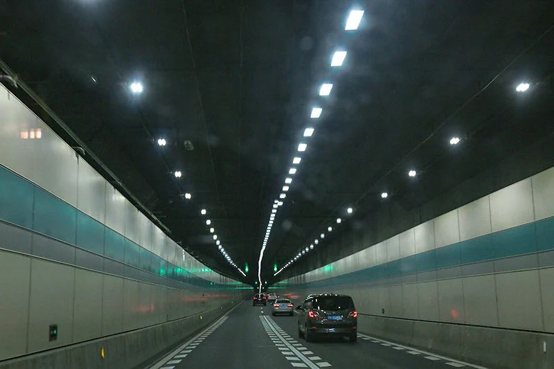 新聞聯(lián)播報(bào)道,北橫通道通車(chē),三思助力,上海,東西大動(dòng)脈,全線(xiàn)貫通