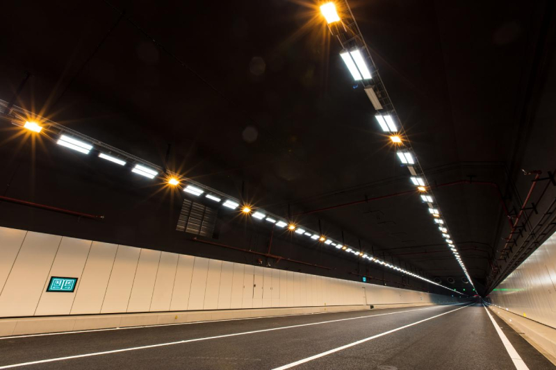 升級,隧道照明,隧道專用燈,打造明亮,舒適,安全,隧道通行環(huán)境