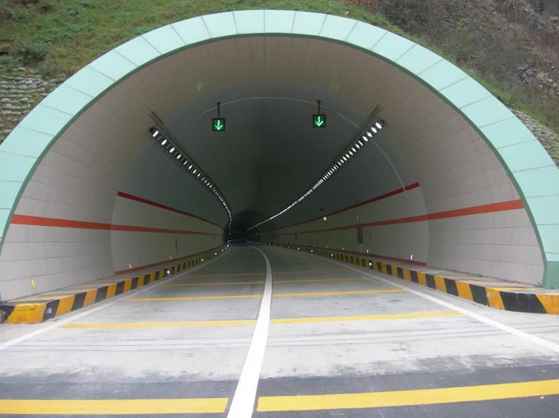 隧道照明燈,“黑科技”上線,自適應(yīng)環(huán)境光,破解眩光難題