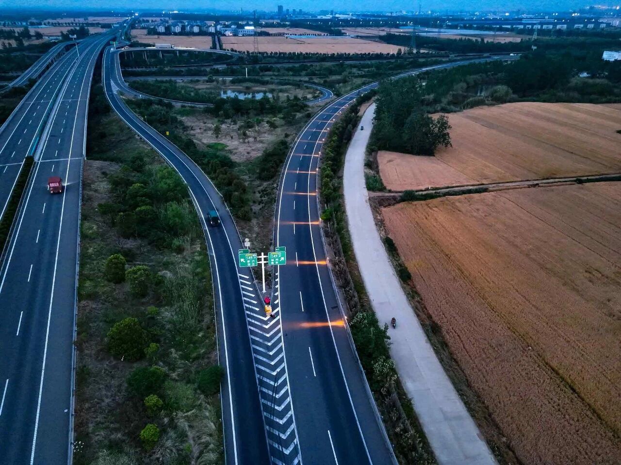 當我們追光時,也在追尋你,三思LED,照亮家國,同慶之路