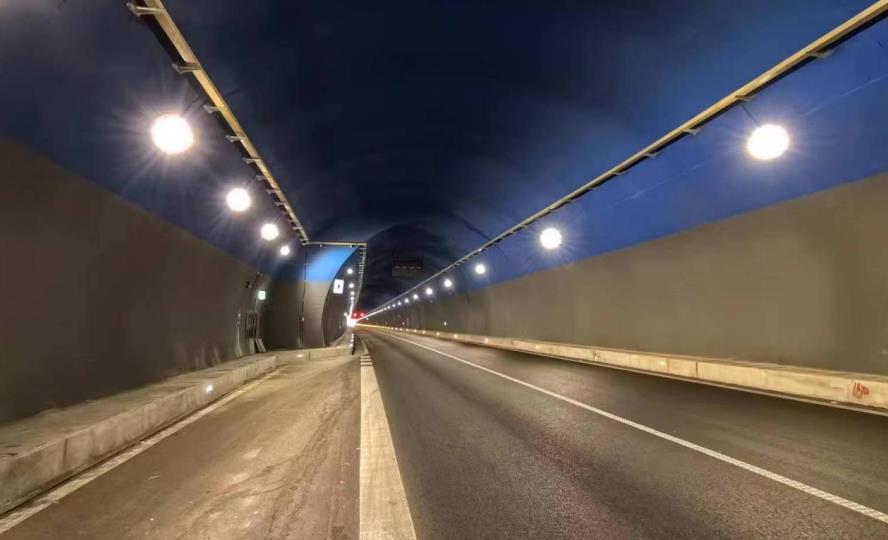高鐵隧道燈,LED隧道燈,LED照明,構建智慧交通,安全網